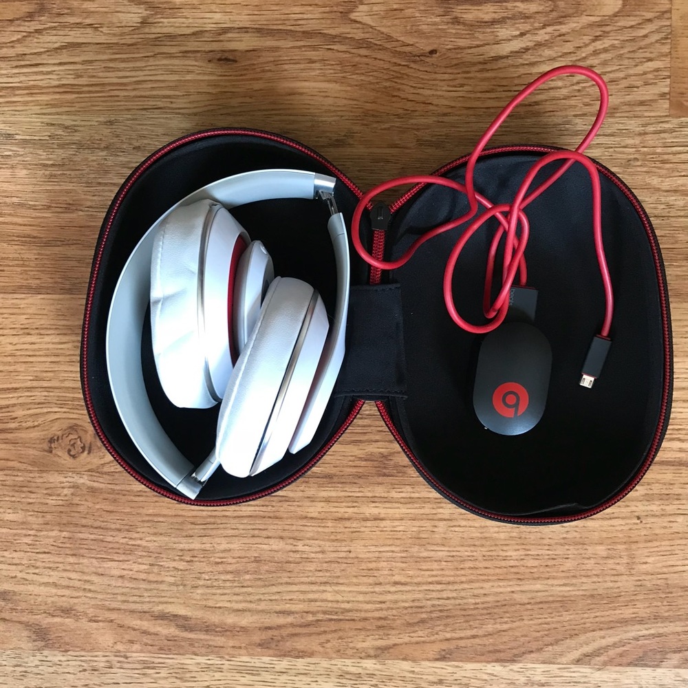 STUDIO beats by Dr. Dre!!